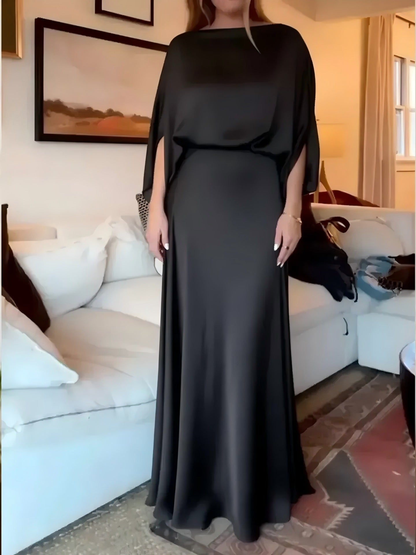 A Sleek Solid-color Satin Dress With Smooth Lines A Sleek Solid-color Satin Dress With Smooth Lines